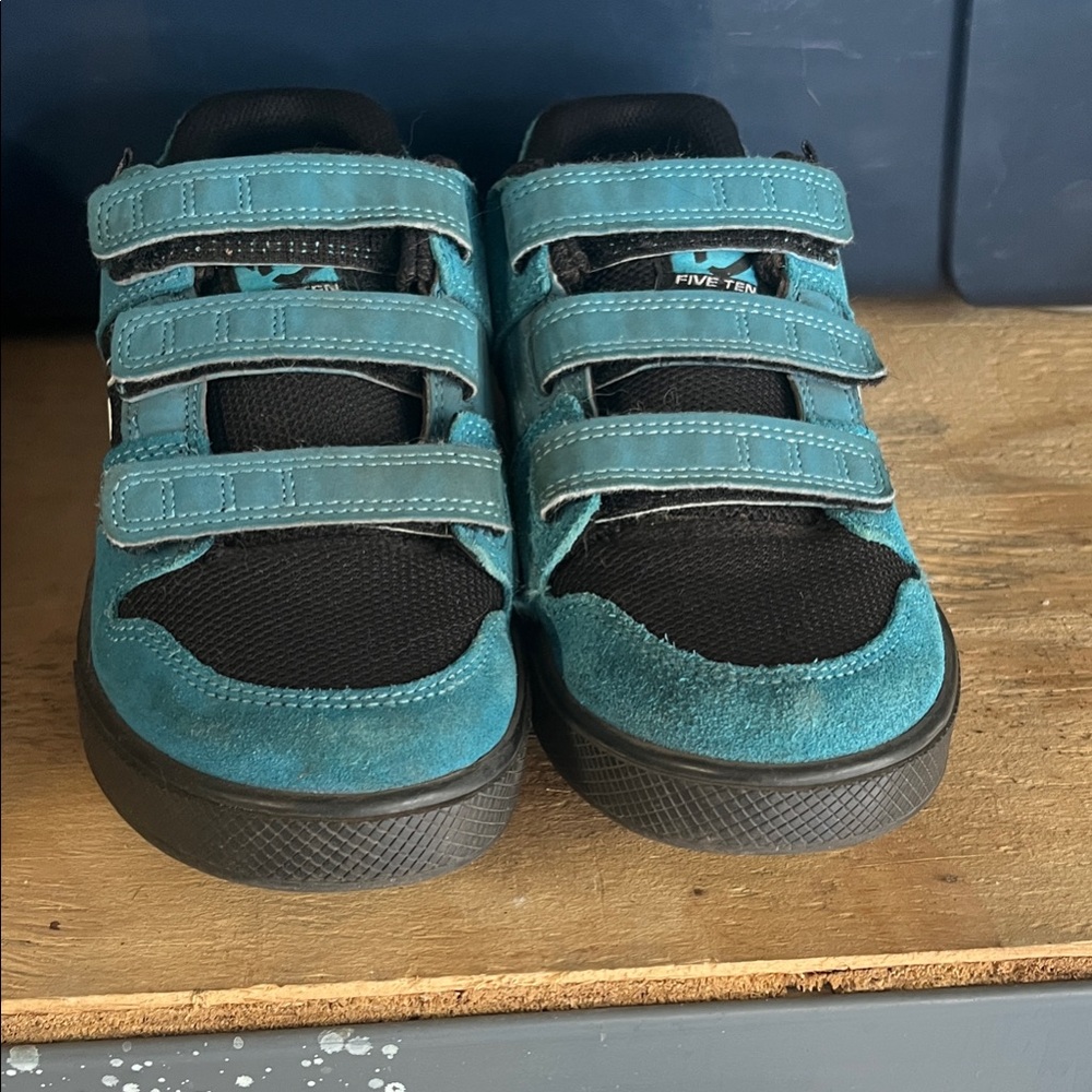 Kids' Teal and Black Velcro Sneakers